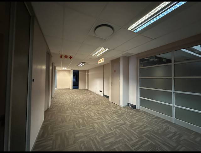 297.90M² OFFICE TO LET IN HIGHVELD